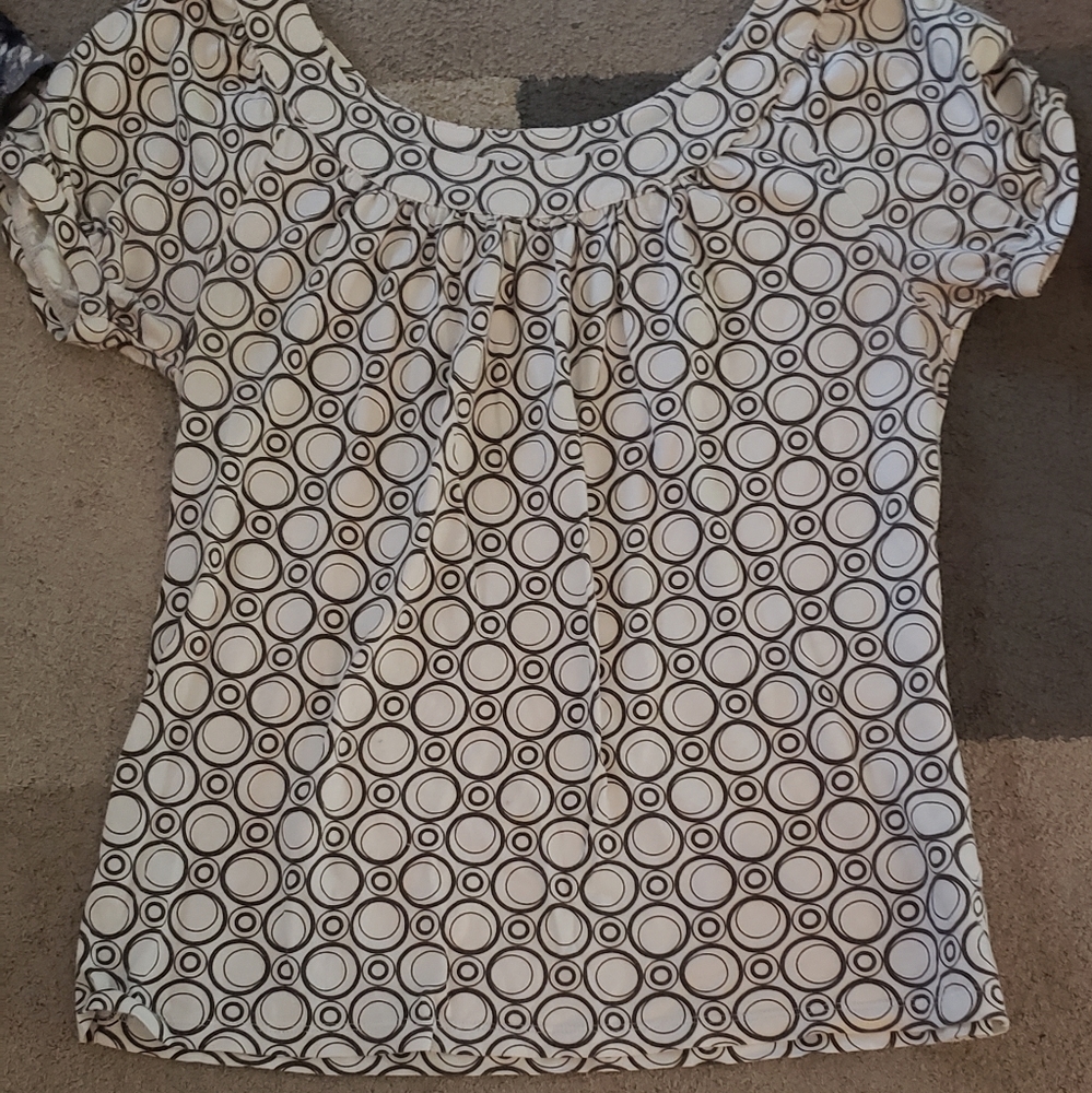Nice top with circle pattern